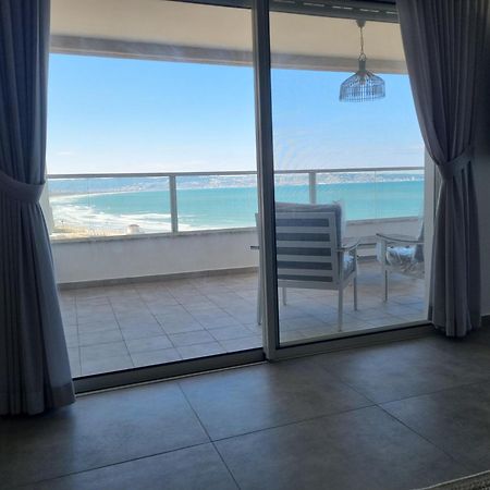 Beachfront Gallery 阿卡 外观 照片