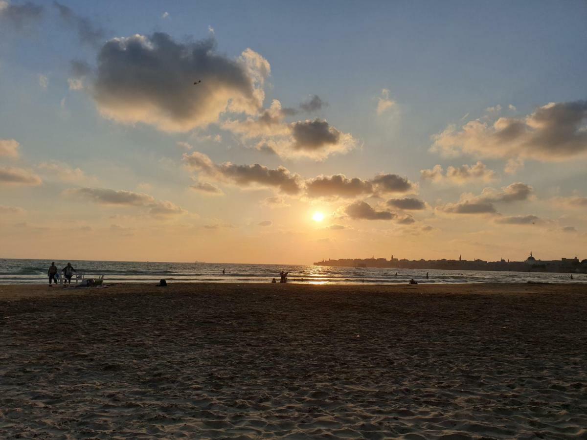 Beachfront Gallery 阿卡 客房 照片